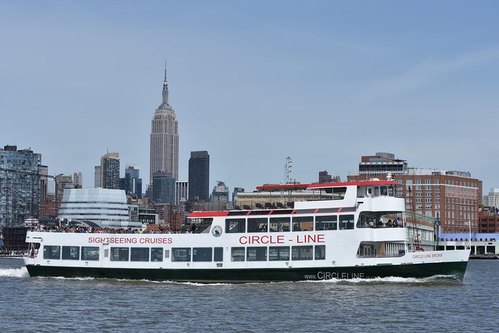 Circle Line: New York City Landmarks Cruise