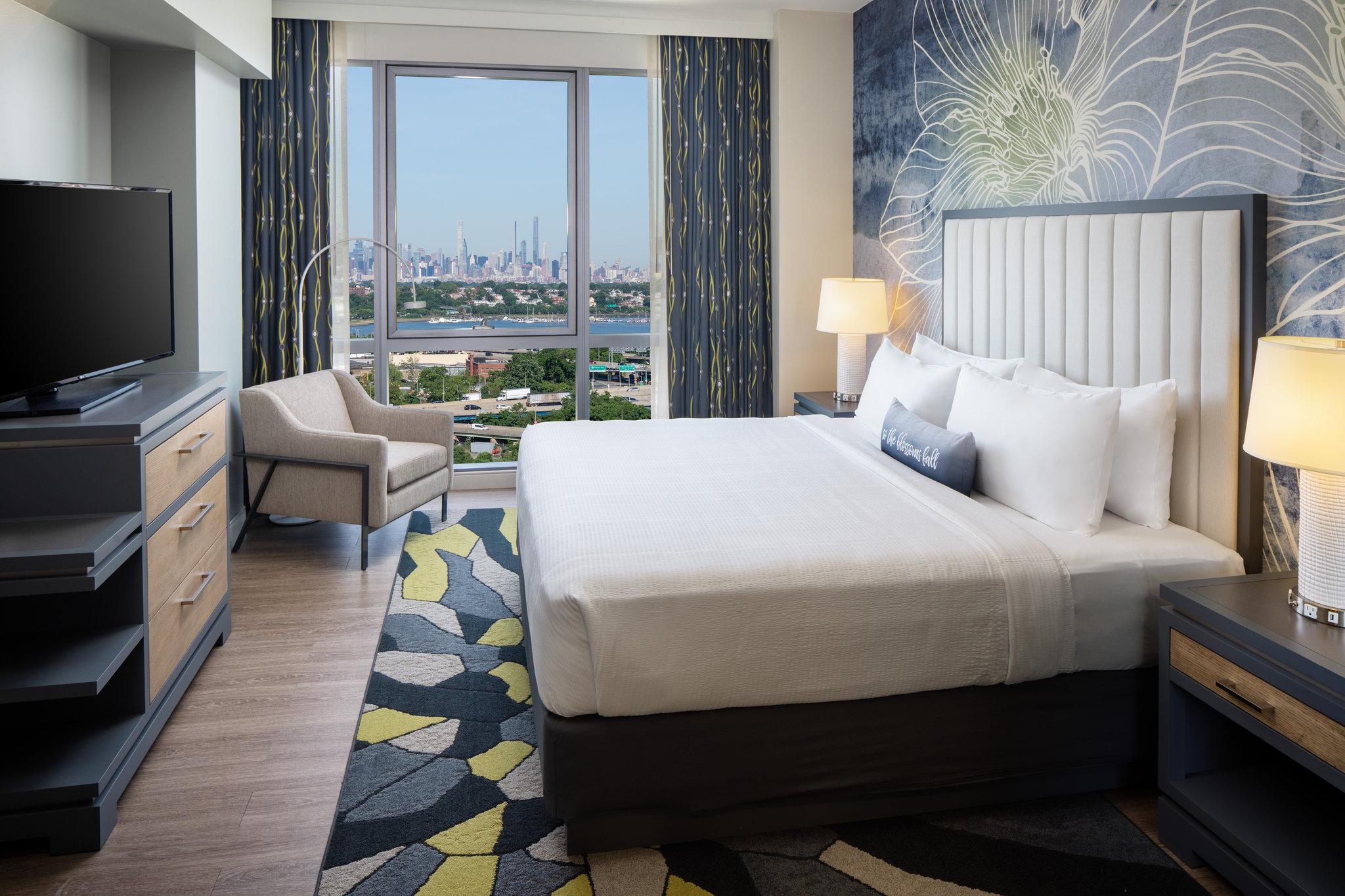 1 King Bed Premium Terrace Access
