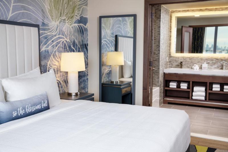 King Suite - Hearing Accessible/Non-Smoking